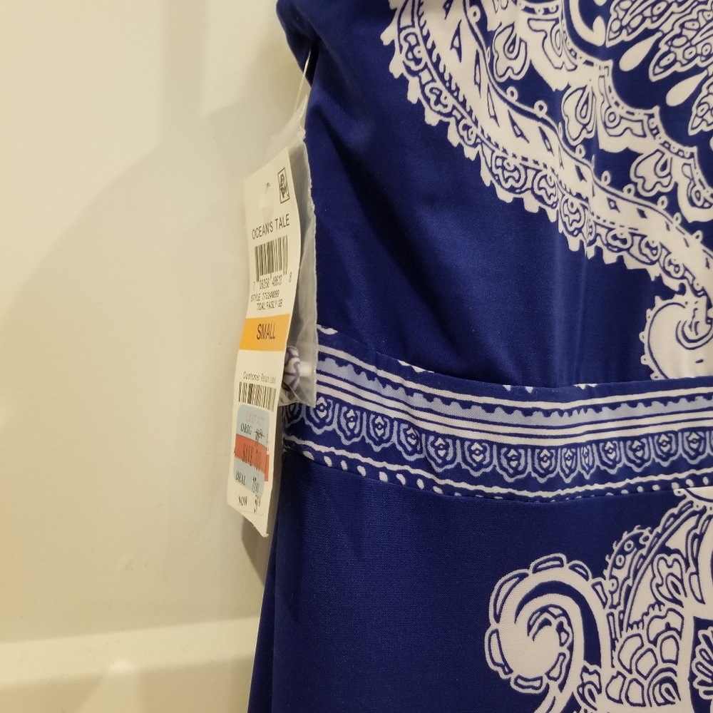 Dress - Picture 3 of 3